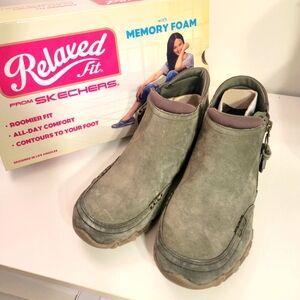 Skechers relaxed fit with  memory foam ankle bootie new